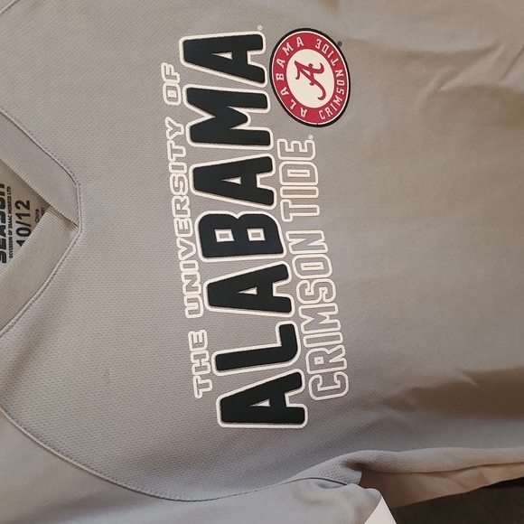 The University Alabama Crimson Tides Shirt. - Picture 2 of 5
